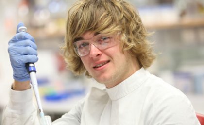 Proserpine State High School student James Beckett has swapped the classroom for a cutting-edge research lab at UQ's Australian Institute for Bioengineering and Nanotechnology. Proserpine State High School student James Beckett has swapped the classroom for a cutting-edge research lab at UQ's Australian Institute for Bioengineering and Nanotechnology.