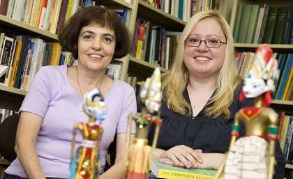Ms Pohlman (right) with PhD supervisor Associate Professor Helen Creese Ms Pohlman (right) with PhD supervisor Associate Professor Helen Creese
