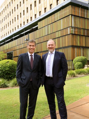 UQ Vice-Chancellor and President Professor Peter Høj with alumni and donor Mr Paul Taylor. UQ Vice-Chancellor and President Professor Peter Høj with alumni and donor Mr Paul Taylor.